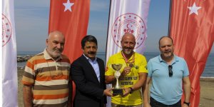 Adana'dan İskenderun'a Yüzen Alper Gezmiş'e Ödül Verildi