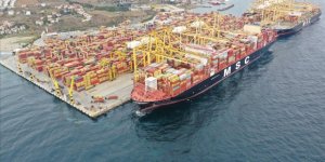 Yunanistan'da İki Kargo Gemisi Çatıştı