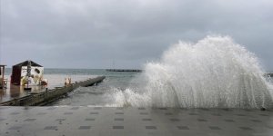Sinop'ta Fırtınada 4 Metrelik Dalgalar Oluştu