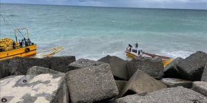 Kastamonu'da Kıyıya Vuran Dalgalar Kara Yolunda Göçük Oluşturdu