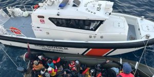 İzmir Açıklarında 40 Düzensiz Göçmen Yakalandı