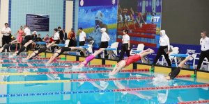 Yüzmede 585 Sporcu Şampiyonluk İçin Kulaç Attı