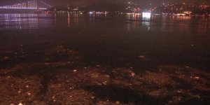İstanbul Boğazındaki Kirlilik Vatandaşı İsyan Ettirdi