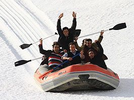 Karda rafting yaptılar