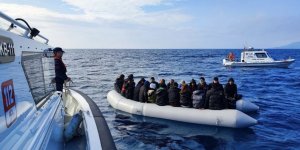 Ayvacık Açıklarında 37 Kaçak Göçmen Yakalandı