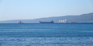 Boş Yük Gemisi Çanakkale Önlerinde Dümen Arızası Yaptı