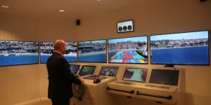 Oğuz Ünlüer, SÜ Denizcilik Meslek Yüksekokulu Simülatör Merkezini İnceledi