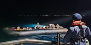 İzmir'de Karada ve Denizde 91 Kaçak Göçmen Yakalandı