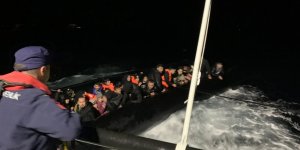 Ayvalık Açıklarında 54 Düzensiz Göçmen Yakalandı