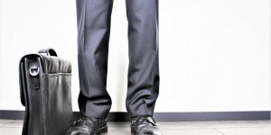 Şıklığın Anahtarı: Doğru Pantolon Seçimi