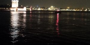 Üsküdar'da Denize Atlayan Adam Yüzerek Gözden Kayboldu