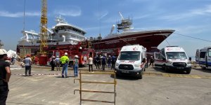 Gemide Yangın Çıktı, 4 İşçi Dumandan Etkilendi