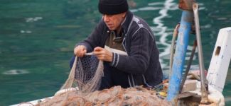 Tekne ve ağlar tamir için karaya alındı