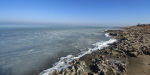 Van Gölü'nun Kıyısı Dondu