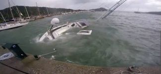 Fethiye'de aşırı rüzgar yelkenliyi batırdı