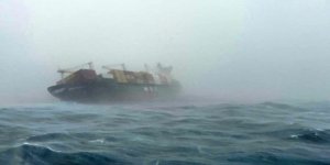 Hindistan Açıklarında "Tehlikeli Yük" Taşıyan Gemisi Battı