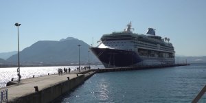 Bin 794 Yolcu 740 Mürettebatlı Dev Gemi Alanya'ya İskelesine Demirledi