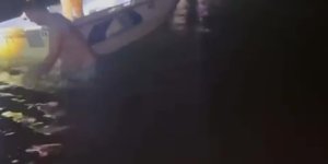 Batan Balıkçı Teknesindeki 3 Kişiyi Trafik Polisi Kurtardı