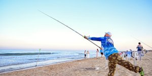 Mersin’de 8. Altın Kanca Surfcasting Turnuvası Tamamlandı