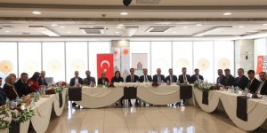 Van Gölü'nden Yaklaşık 2 Milyon Metreküp Bir Dip Çamuru Çıkarıldı