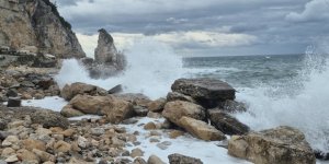 Fırtına Uyarısı Yapılan Bartın'da Dev Dalgalar