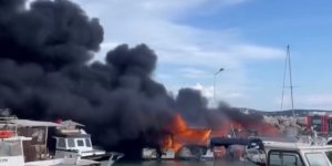 Çeşme'deki Yangında 7 Tekne Alevlere Teslim Oldu