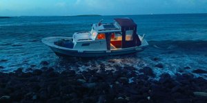 Karaya Oturan Tekne Sahil Güvenlik Ekiplerince Kurtarıldı
