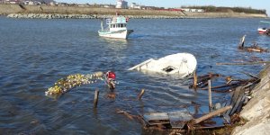 Ordu'da Denizdeki Fırtına Hayatı Felç Etti: Dalgalar Evlere Zarar Verdi, Balıkçı Teknesi Parçalandı