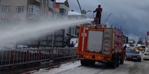 Karla Kapanan Yollar Deniz Suyuyla Açılıyor