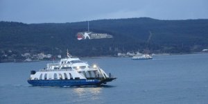 Lodos Fırtınası Nedeniyle Çift Yönlü Trafiğe Kapatılan Çanakkale Boğazı 45 Saat Sonra Açıldı