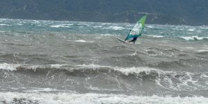 Marmaris’te Fırtına Etkisini Göstermeye Devam Ediyor