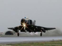 Uçaktaki iki pilot kurtuldu