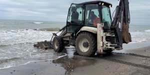 Samsun'da Denize Atılan Çuvallar Dolusu İnşaat Atığı Temizlendi, İnceleme Başlatıldı