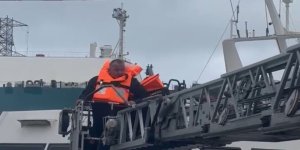 Yalova'da Tersaneye Bağlı Geminin 6 Personeli İçin Kurtarma Operasyonu