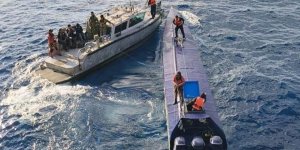 Meksika Donanması, Yaklaşık 4 Ton Uyuşturucu Taşıyan Denizaltıyı Ele Geçirdi