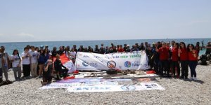 Antalya'da 4 Etaptan Oluşan Deniz Dibi Temizliğinde Yaklaşık 20 Ton Atık Çıkartıldı