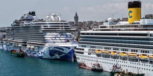 İstanbul'da Dev Kruvaziyer Yoğunluğu Havadan Görüntülendi