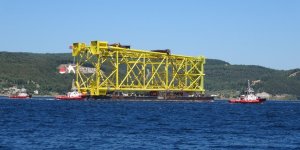 Dev Sondaj Platformu Çanakkale Boğazı’ndan Transit Geçiş Yaptı