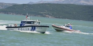 Van Gölü'nde Kaçak Avcılığa Deniz Polisinden Geçit Yok