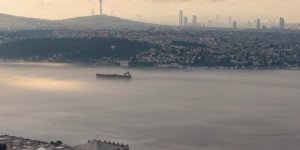 İstanbul'da Deniz Ulaşımına Sis Engeli: 15 Şehir Hatları Seferi İptal Edildi