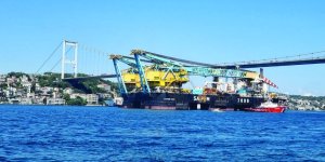 Dev Vinç Gemisi İstanbul Boğazı'ndan Geçti