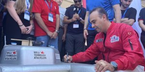Bakan Kacır: "Milli Uçak Gemimizi 2027 Sonunda Denize İndirmek İçin Çalışıyoruz"