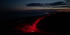 Carettalar İçin Deniz Yoluna LED Işık Döşendi