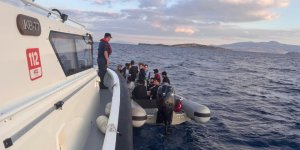 İzmir'de 15 Düzensiz Göçmen Yakalandı