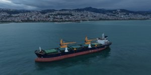 Kaptanı Dron Saldırısında Hayatını Kaybeden ARINA A Adlı Gemi Trabzon Açıklarında