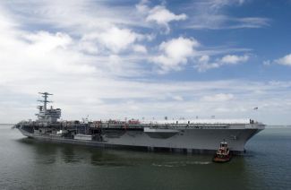 ABD uçak gemisi Antalya'ya demirledi