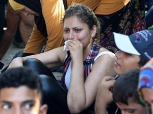 İtalya diye kandırıp Mersin'de bıraktılar