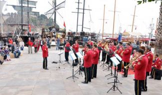 Büyükşehir Bandosu'ndan Yat Limanı'nda konser