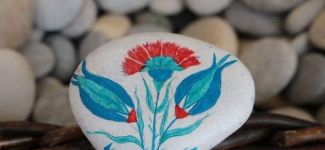 Renklerin büyüsü deniz taşlarıyla buluştu