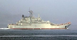 Rus gemileri Çanakkale Boğazı’ndan peş peşe geçti